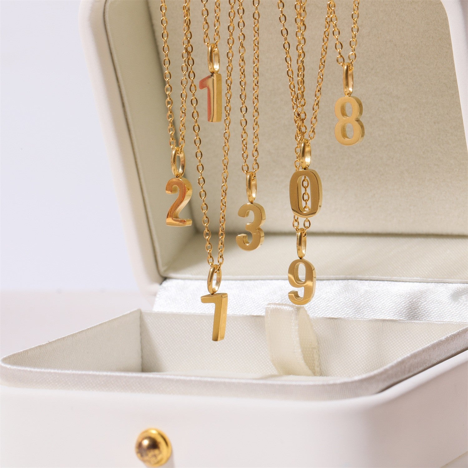 Wholesale Minimalist Commuting Optional Digital Titanium Steel Necklaces